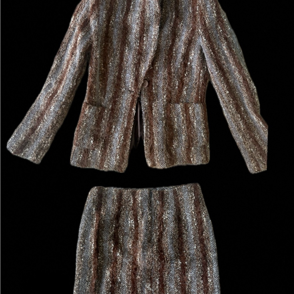 Elegant Striped Women's Skirt Set